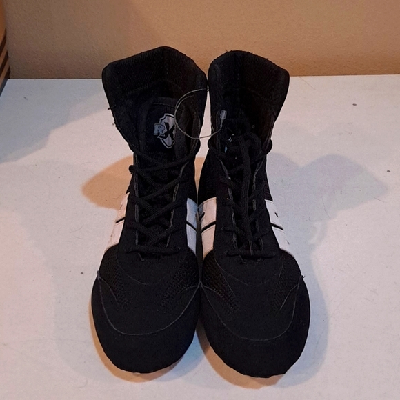 RXN kids boxing shoes, size 5 - Picture 1 of 6